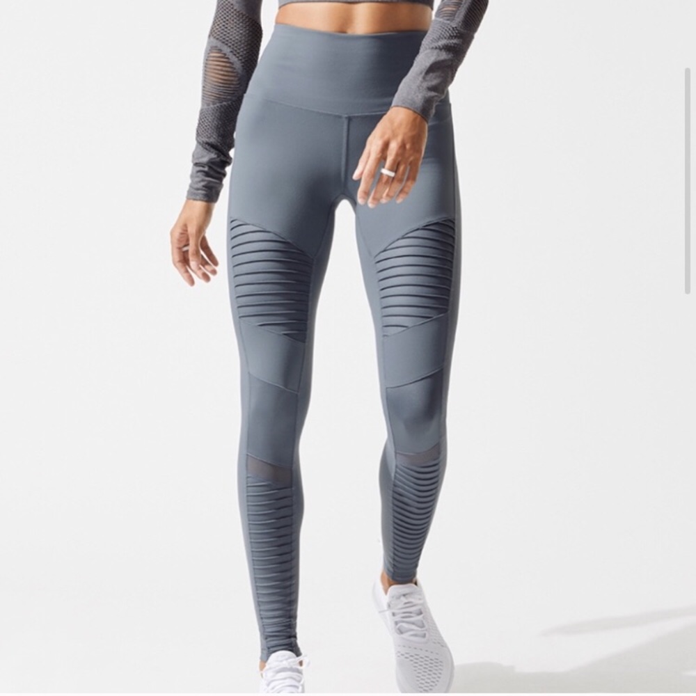 ALO Moto Mesh legging In light grey - Picture 3 of 8